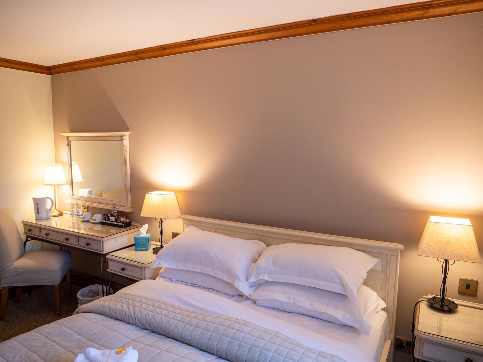 The Vestry Hotel Чичестър Екстериор снимка
