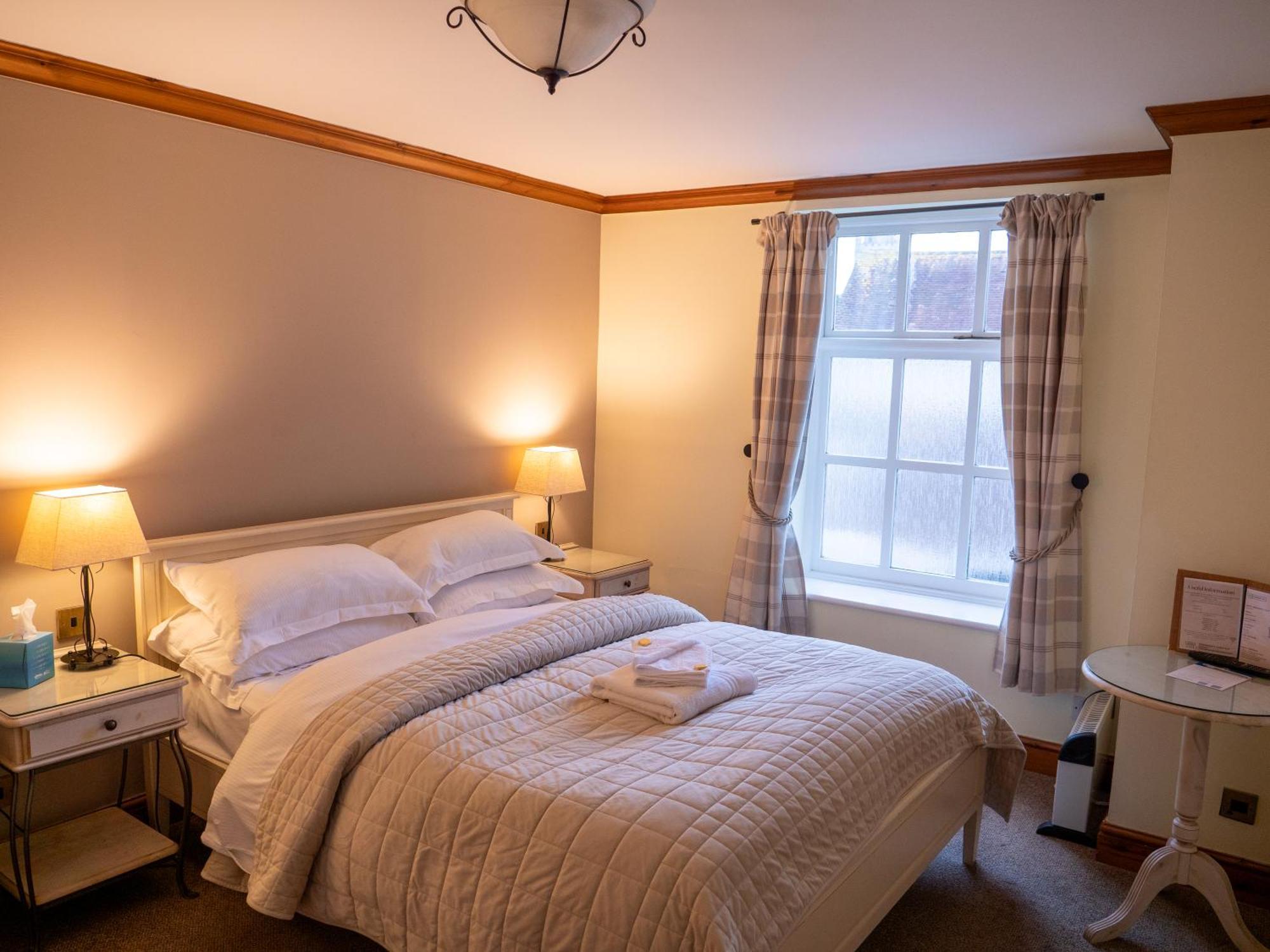 The Vestry Hotel Чичестър Екстериор снимка