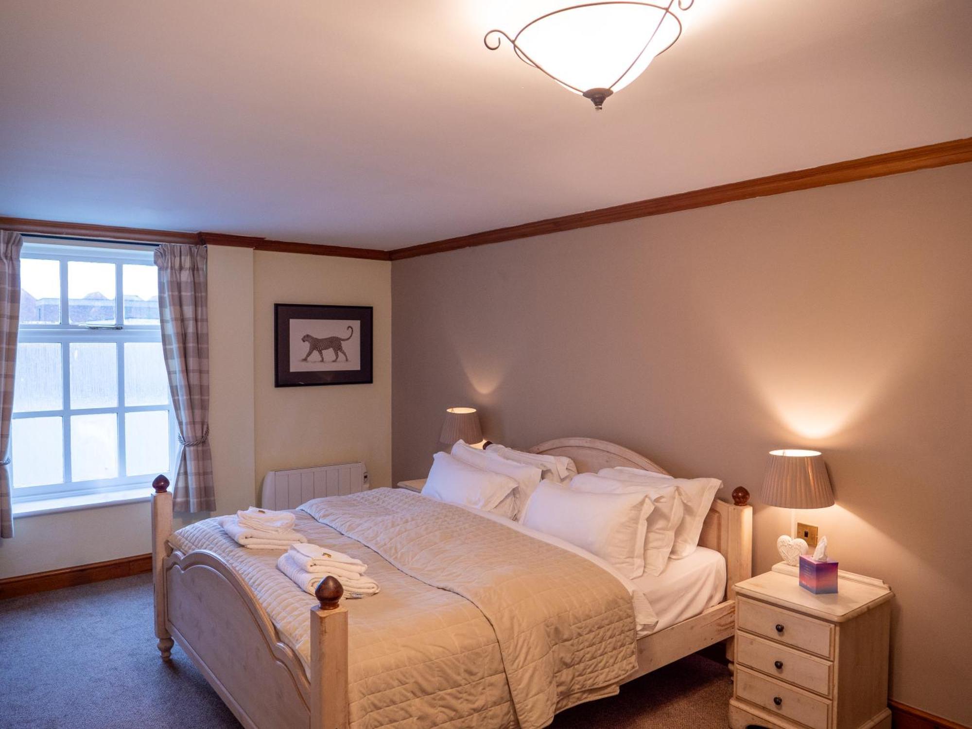 The Vestry Hotel Чичестър Екстериор снимка